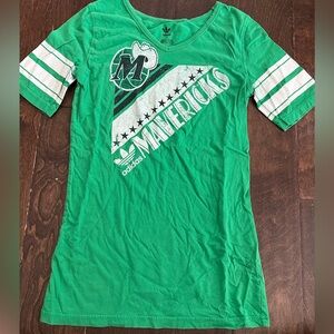 Women’s small Adidas Dallas Mavericks shirt